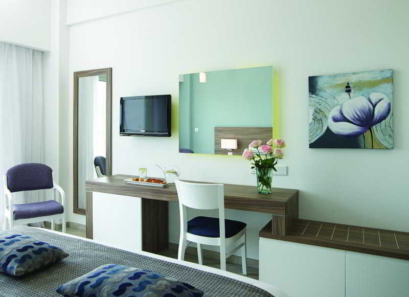 Sentido Kouzalis Beach Hotel Protaras Ngoại thất bức ảnh